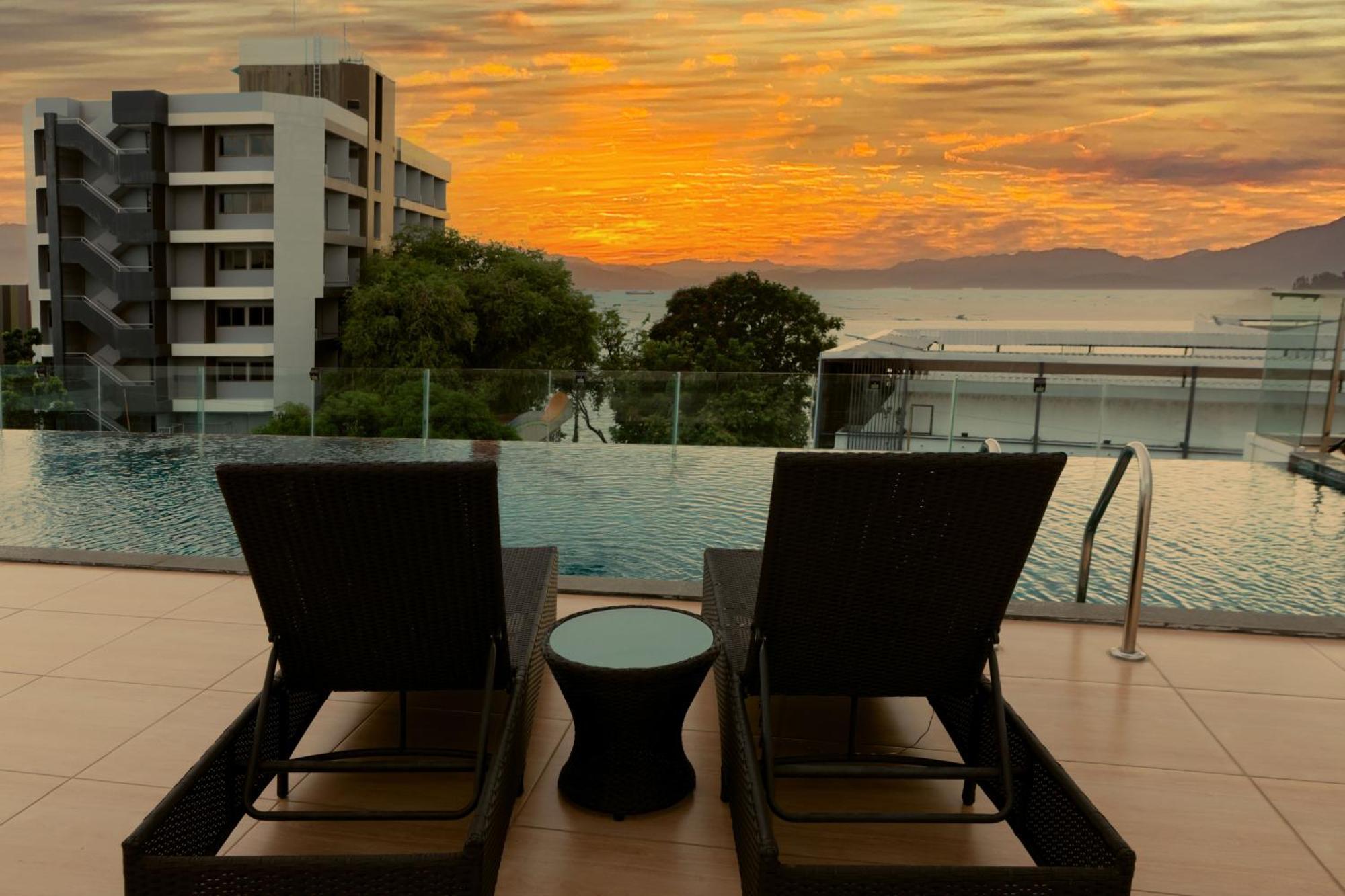 Karin Hotel & Service Apartment - Sha Extra Plus Si Racha Εξωτερικό φωτογραφία